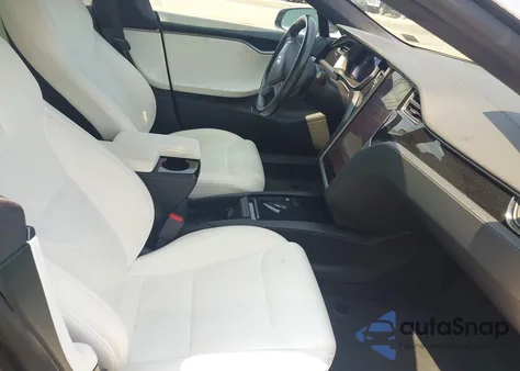 2020 Tesla Model S Long Range Dual Motor All-Wheel Drive/Long Range Plus Dual Motor All-Wheel Drive z USA, uszkodzony, nr VIN 5YJSA1E22LF385217